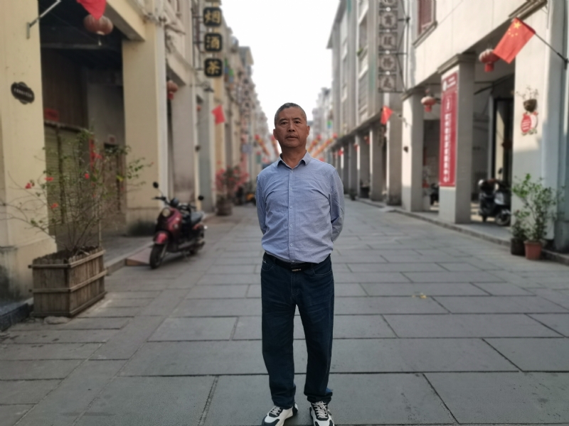 一粒尘埃的第一张照片--广州相亲服务中心
