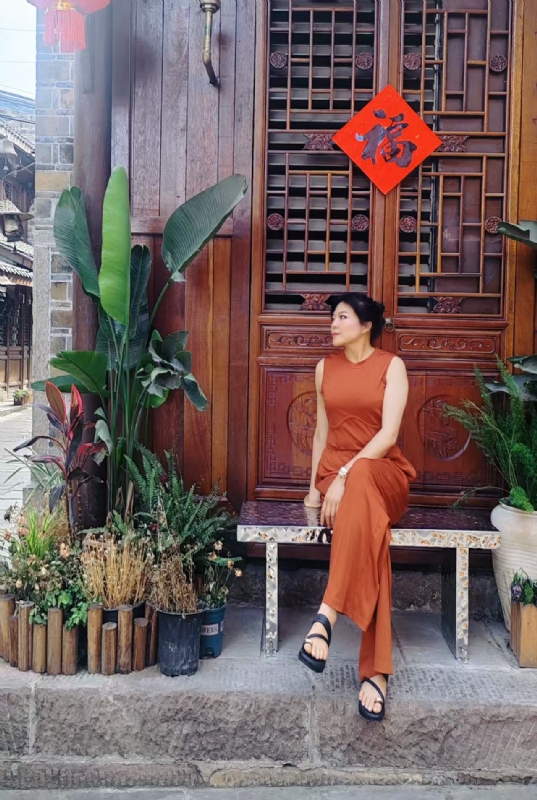 宛霞的第一张照片--广州相亲服务中心