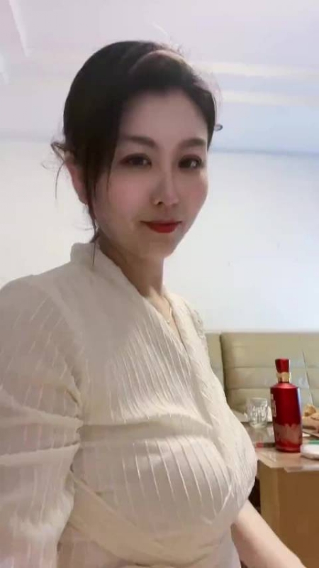 钕钕的第一张照片--广州相亲服务中心