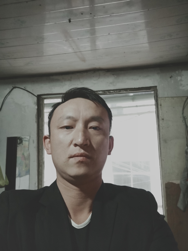放弃爱你的第一张照片--广州相亲服务中心