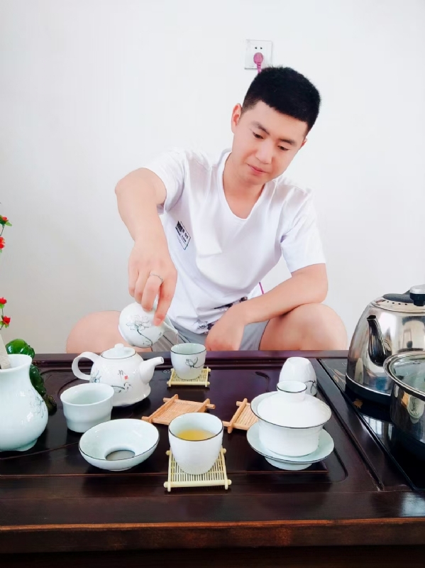 日月的第一张照片--广州相亲服务中心