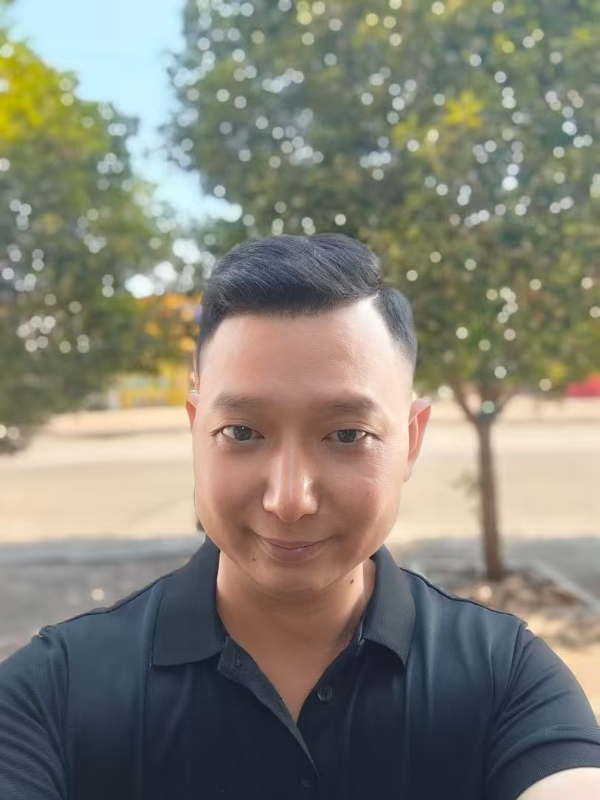 巷子里的猫的第一张照片--广州相亲服务中心