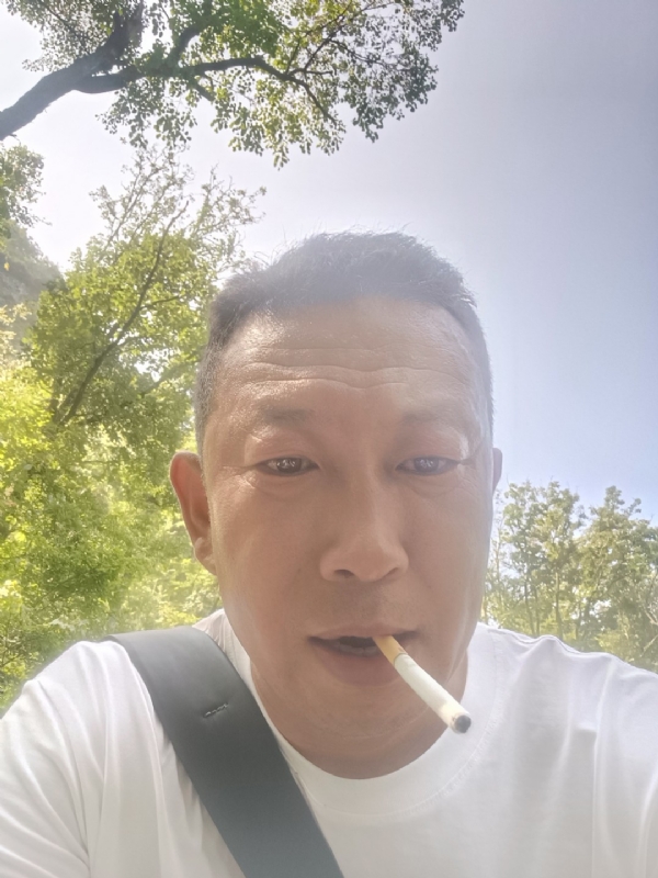 中年大叔的第一张照片--广州相亲服务中心