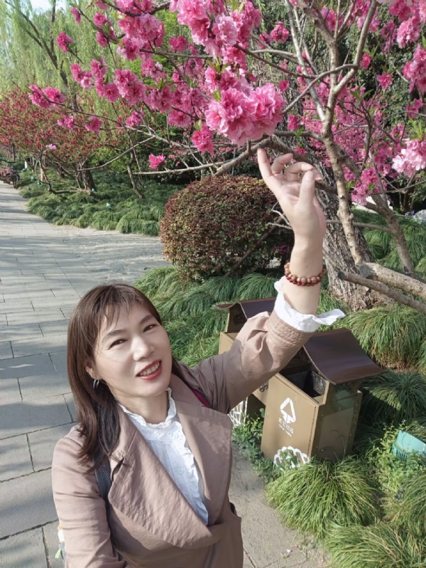 丽娜的第四张照片--广州相亲服务中心