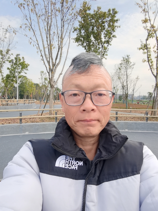 做喜欢的事的第一张照片--广州相亲服务中心